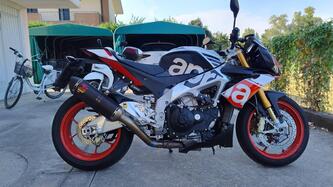 Aprilia Tuono V4 Factory (2015 - 17) usata
