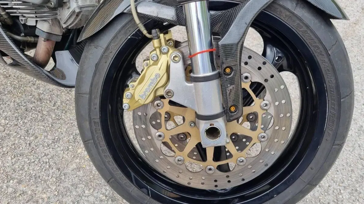 Ducati Monster 900 Dark I.E. (1999 - 02)  (14)