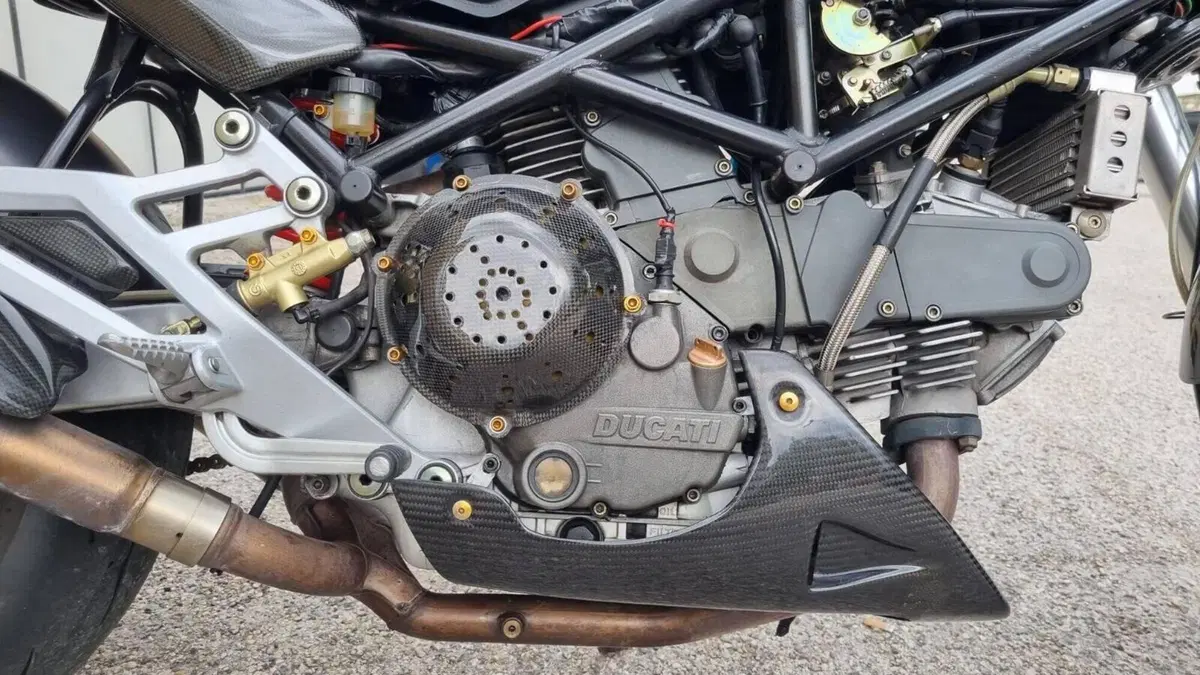 Ducati Monster 900 Dark I.E. (1999 - 02)  (12)