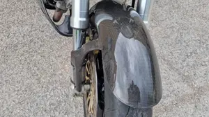 Ducati Monster 900 Dark I.E. (1999 - 02)  (6)