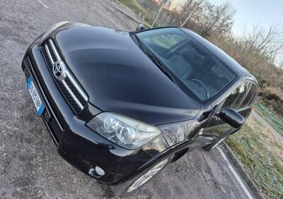 Toyota Rav4 D-4D 177 CV Luxury usata