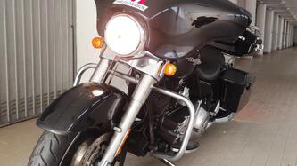 Harley-Davidson 1690 Street Glide (2011 - 13) - FLHX usata