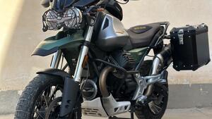 Moto Guzzi V85 TT Centenario (2021 - 22) 