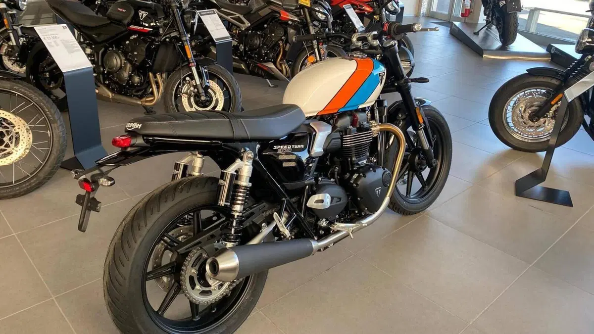 Triumph Speed Twin 900 (2025 - 26)  (2)