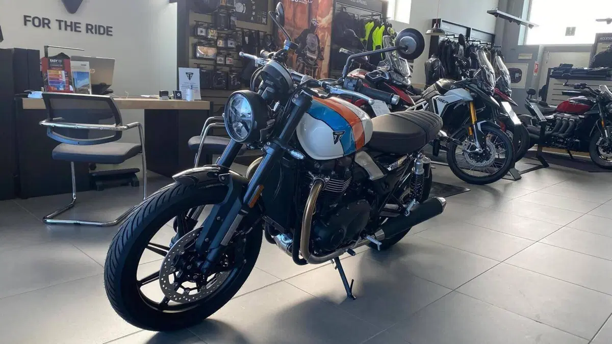 Triumph Speed Twin 900 (2025 - 26)  (4)
