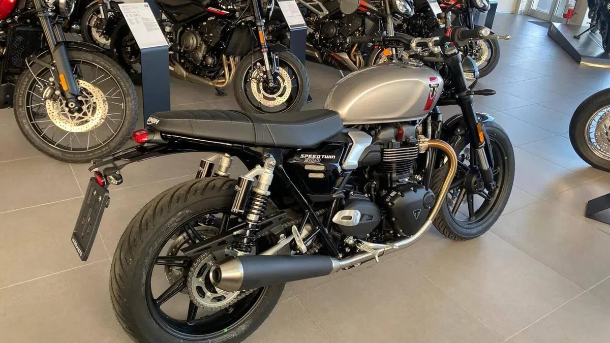Triumph Speed Twin 900 (2025 - 26)  (6)