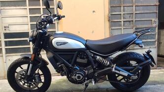 Ducati Scrambler 800 Icon Dark (2021 - 22) usata