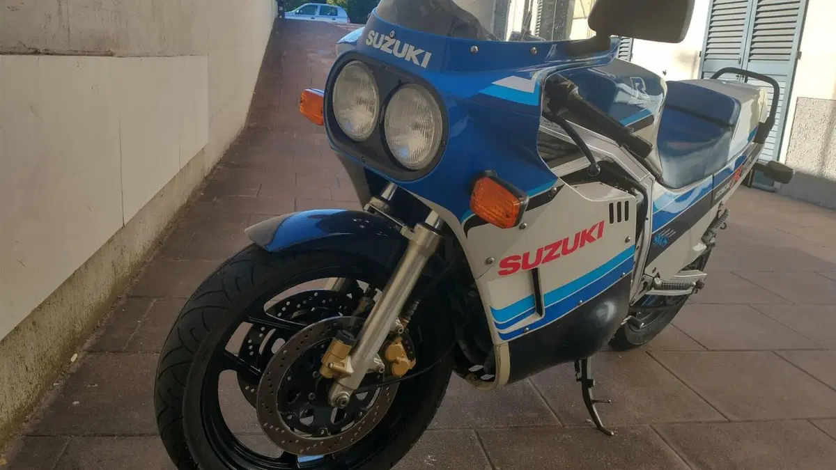 Suzuki   (4)