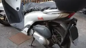 Honda SH 125 i (2009 - 12)  (2)