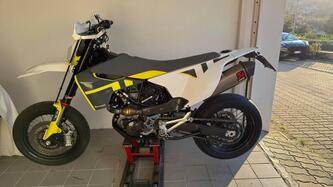 Husqvarna 701 Supermoto (2020) usata