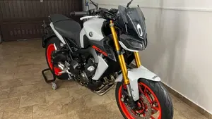 Yamaha MT-09 (2017 - 20)  (2)