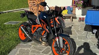 KTM 1290 Super Duke R (2021) usata