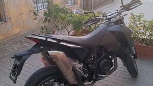 KTM 690 Supermoto 