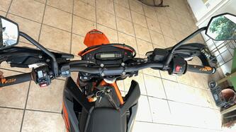 KTM 690 SMC R (2023 - 25) usata