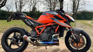 KTM 1290 Super Duke R (2021) 