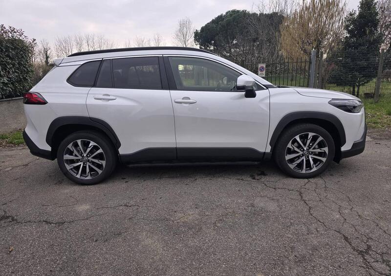 Toyota Corolla Cross Hybrid 2.0h Trend 2wd 197cv e-cvt