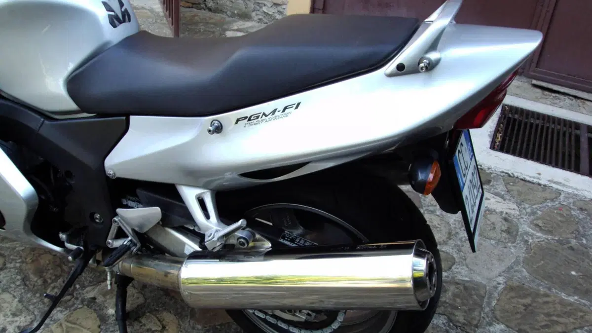 Honda CBR 1100 XX  (2001 - 06)  (4)
