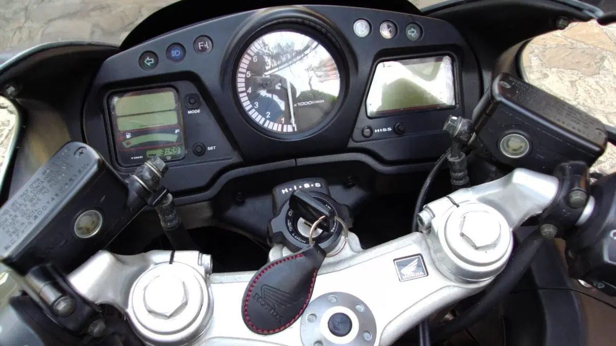 Honda CBR 1100 XX  (2001 - 06)  (6)