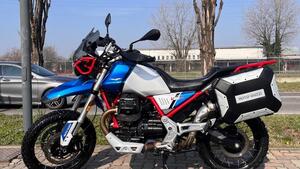 Moto Guzzi V85 TT Evocative Graphics (2021 - 23) 
