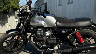 Moto Guzzi V7 III Stone S (2020) usata