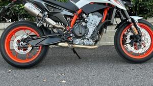 KTM 890 Duke R (2021) 