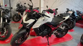 Honda CB 750 Hornet (2025) nuova
