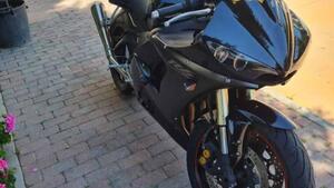 Yamaha YZF R6 (2005) 