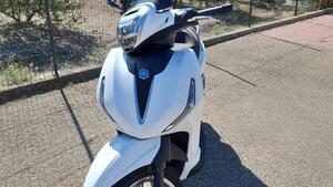 Piaggio Beverly 300 Hpe (2021) 