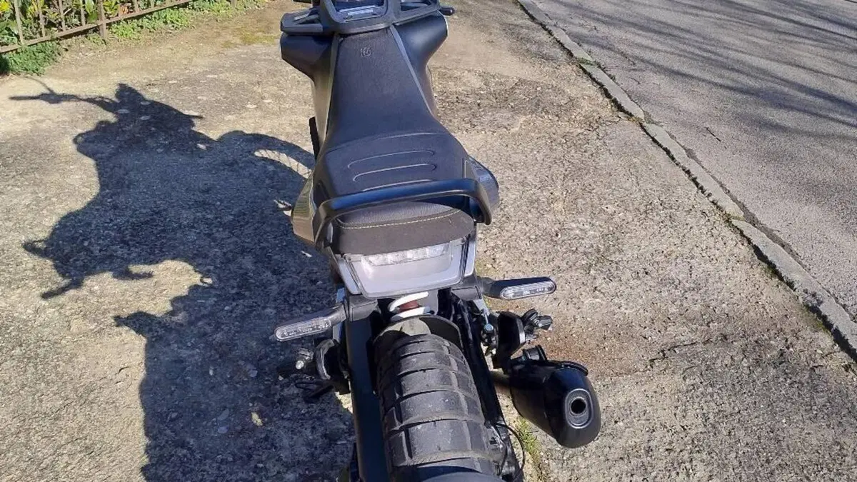 Husqvarna Svartpilen 125 (2021 - 23)  (4)