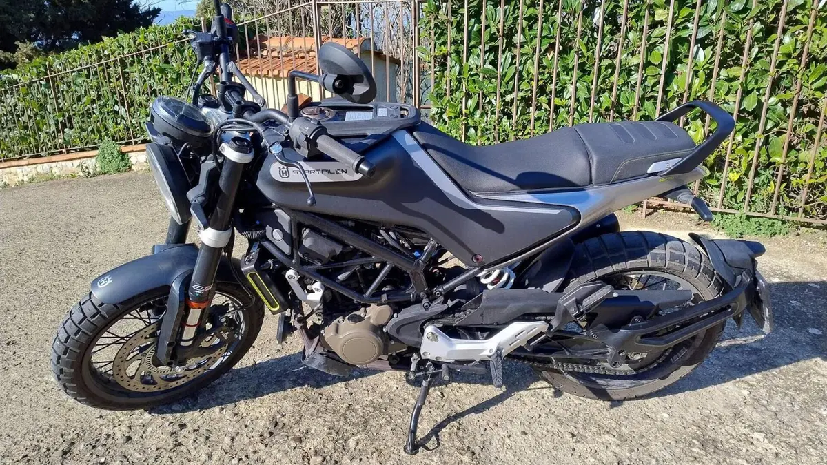 Husqvarna Svartpilen 125 (2021 - 23)  (2)