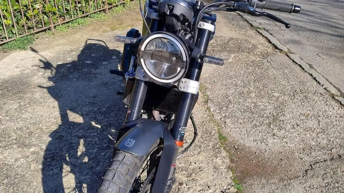 Husqvarna Svartpilen 125 (2021 - 23)  (5)