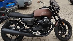 Moto Guzzi V7 III Stone Night Pack (2019 - 20) 