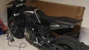 Husqvarna Svartpilen 701 (2019)  (4)