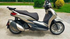 Piaggio Beverly 300 Hpe (2021) 