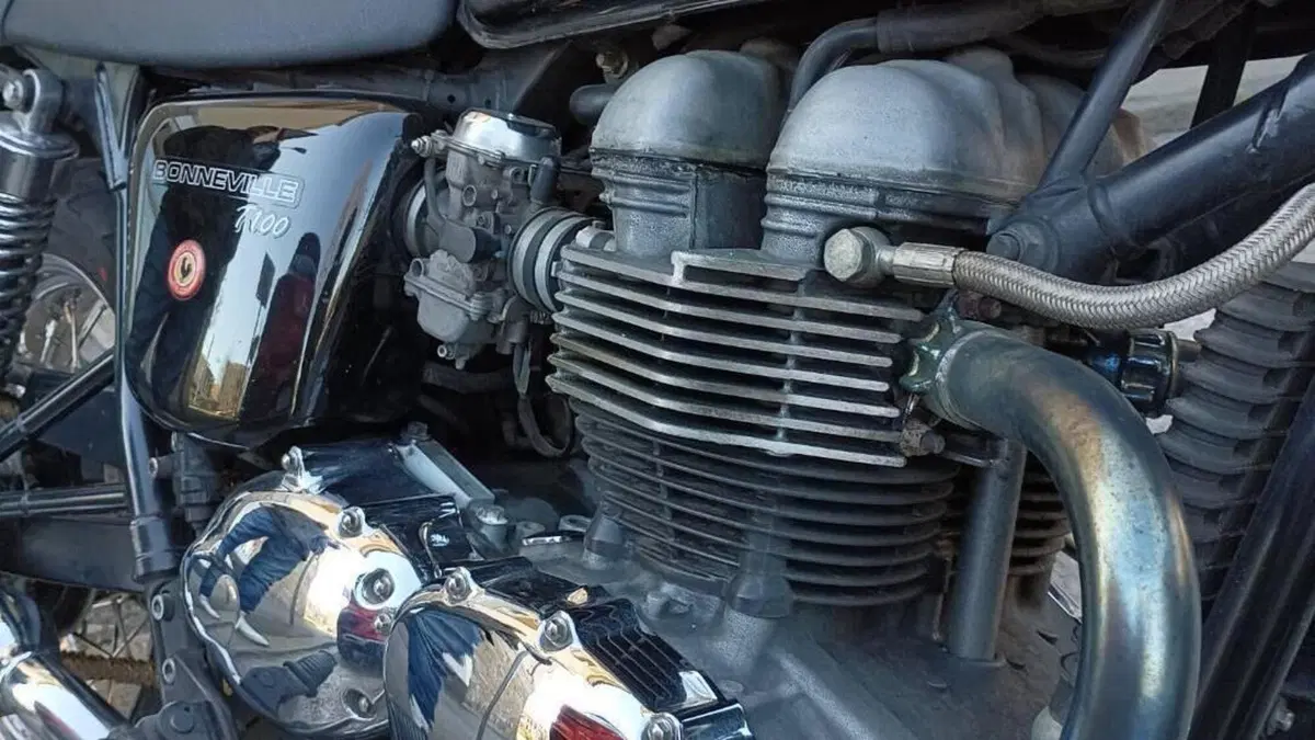 Triumph Bonneville T100 (2001 - 07)  (3)