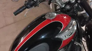 Triumph Bonneville T100 (2001 - 07)  (6)