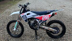 Husqvarna FC 250 (2023) 