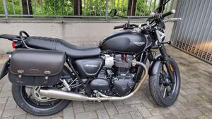 Triumph Street Twin 900 (2016) 