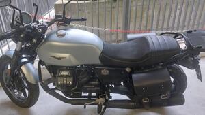 Moto Guzzi V7 850 Stone Special Abs (2021) 