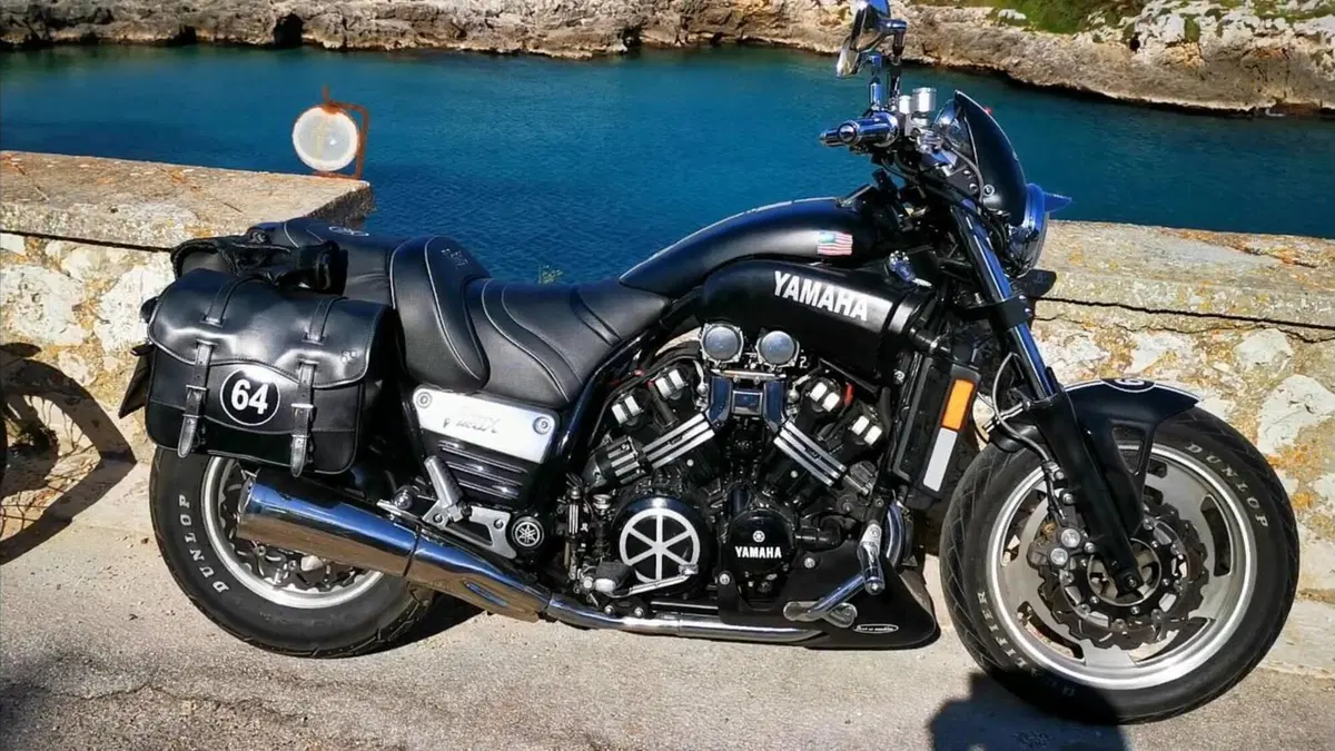 Yamaha V-Max 1200  (4)