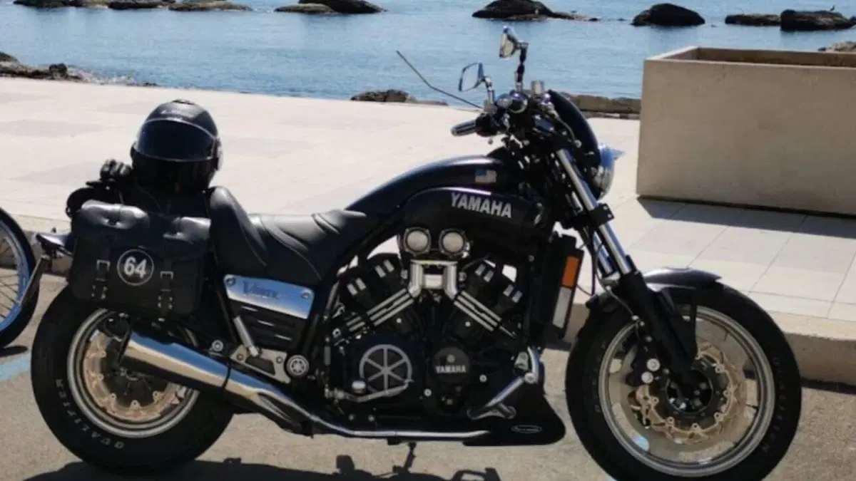 Yamaha V-Max 1200  (7)