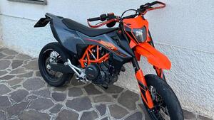 KTM 690 SMC R (2021 - 22) 