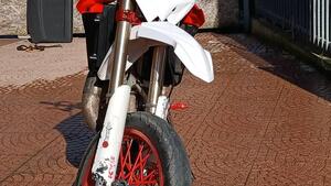 Husqvarna SM 125 (2009) 