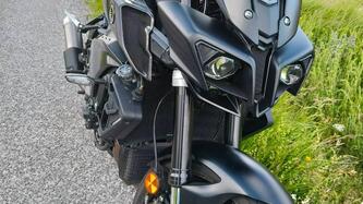 Yamaha MT-10 (2017 - 20) usata