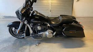 Harley-Davidson 1690 Street Glide (2011 - 13) - FLHX 