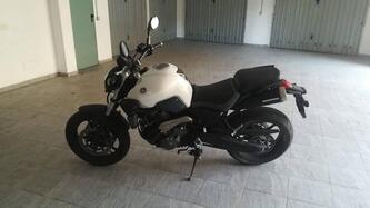 Yamaha MT-03 (2006 - 14) usata