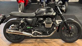 Moto Guzzi V7 II Stone (2015 - 17) usata