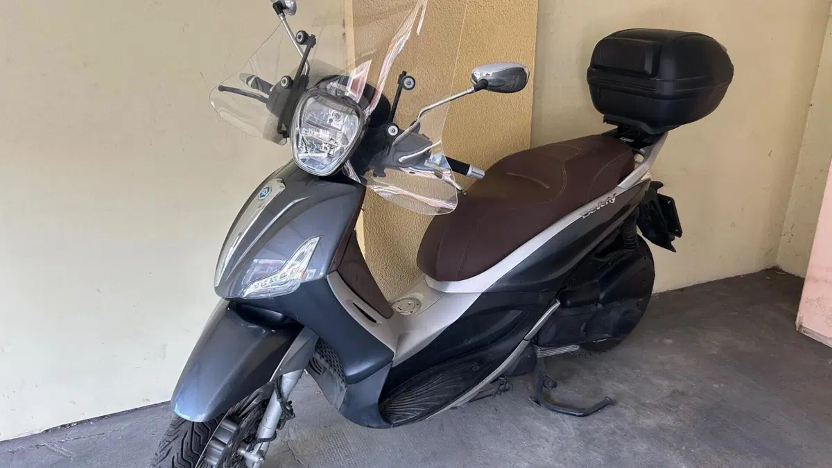 Piaggio Beverly 300 i.e. ABS-ASR (2016 - 20)  (2)