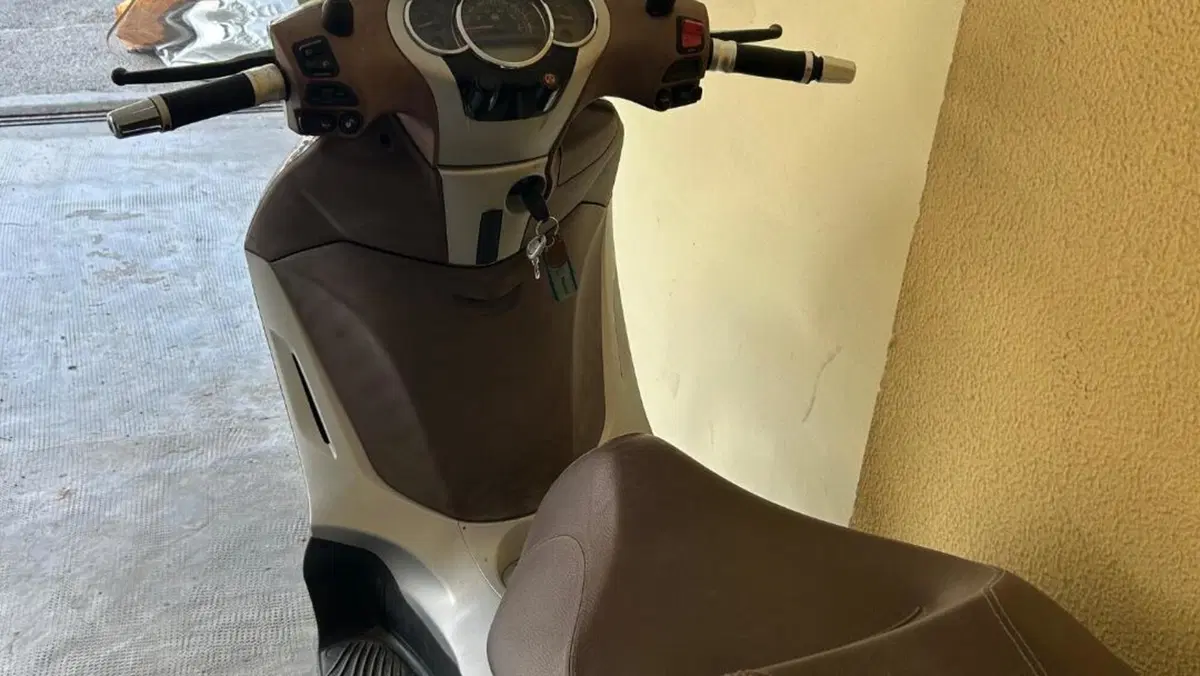 Piaggio Beverly 300 i.e. ABS-ASR (2016 - 20)  (3)