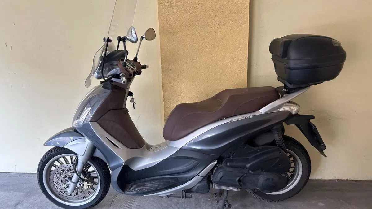 Piaggio Beverly 300 i.e. ABS-ASR (2016 - 20)  (5)